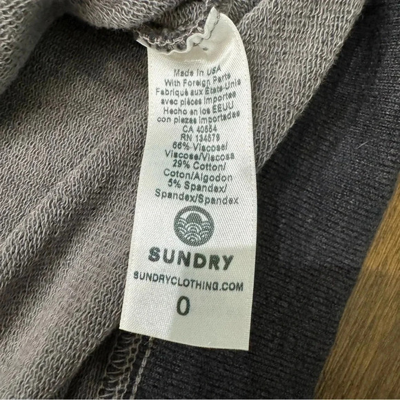 Anthropologie Sundry size 0 (XS) boxy gray sweater with embroidered hearts. EUC. - Picture 7 of 9